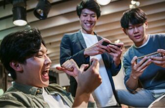 What Are the Top Mobile Games Worth Downloading Right Now?